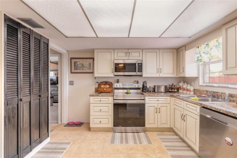 House in Ormond Beach, Florida 3 bedrooms, 149.67 sq.m. № 1840378 - photo 8