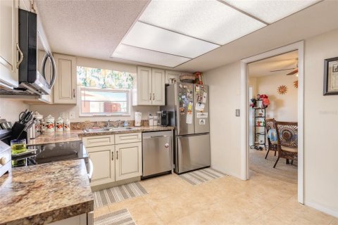 House in Ormond Beach, Florida 3 bedrooms, 149.67 sq.m. № 1840378 - photo 9