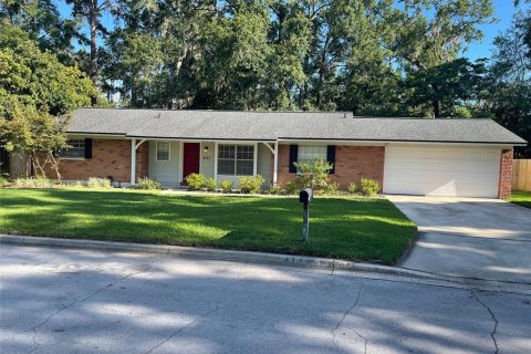 House in Gainesville, Florida 3 bedrooms, 155.52 sq.m. № 1829856 - photo 1