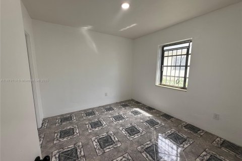 Villa ou maison à louer à Miami, Floride: 2 chambres, 181.44 m2 № 1921386 - photo 11