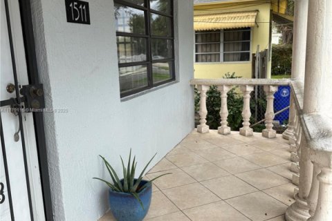 Villa ou maison à louer à Miami, Floride: 2 chambres, 181.44 m2 № 1921386 - photo 27