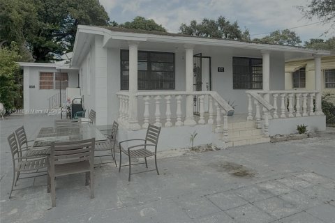 Villa ou maison à louer à Miami, Floride: 2 chambres, 181.44 m2 № 1921386 - photo 14