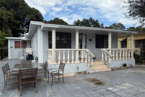 Villa ou maison à louer à Miami, Floride: 2 chambres, 181.44 m2 № 1921386 - photo 15