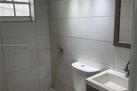 Villa ou maison à louer à Miami, Floride: 2 chambres, 181.44 m2 № 1921386 - photo 9