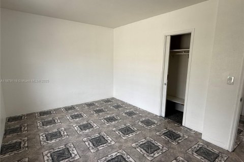 Villa ou maison à louer à Miami, Floride: 2 chambres, 181.44 m2 № 1921386 - photo 6