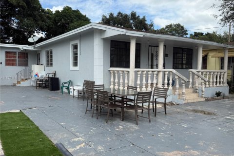 Villa ou maison à louer à Miami, Floride: 2 chambres, 181.44 m2 № 1921386 - photo 19