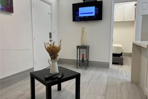 Снять в аренду кондоминиум в Майами-Бич, Флорида 1 спальня, 31.59м2, № 1979437 - фото 5