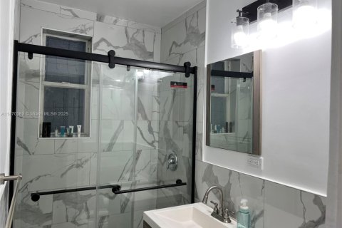 Снять в аренду кондоминиум в Майами-Бич, Флорида 1 спальня, 31.59м2, № 1979437 - фото 15