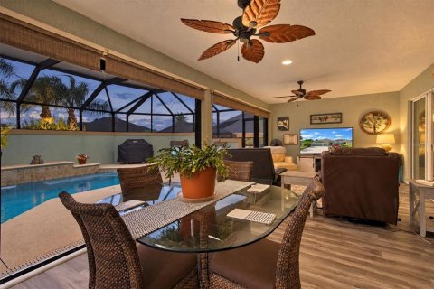 Casa en venta en The Villages, Florida, 3 dormitorios, 187.11 m2 № 2387336 - foto 3