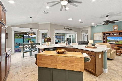 Casa en venta en The Villages, Florida, 3 dormitorios, 187.11 m2 № 2387336 - foto 11
