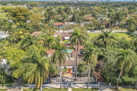 Villa ou maison à vendre à Hollywood, Floride: 4 chambres, 362.32 m2 № 2397799 - photo 5