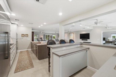 House in Pompano Beach, Florida 3 bedrooms, 201.41 sq.m. № 1988939 - photo 24