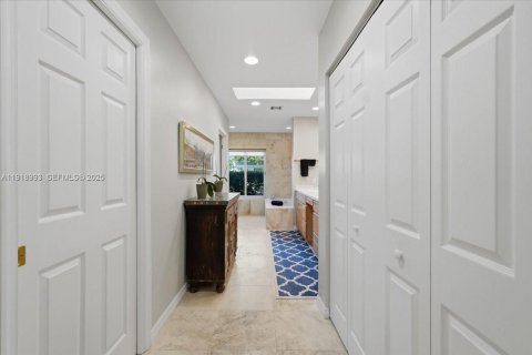 House in Pompano Beach, Florida 3 bedrooms, 201.41 sq.m. № 1988939 - photo 30