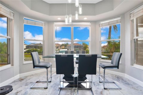 House in Apollo Beach, Florida 4 bedrooms, 301.1 sq.m. № 2206325 - photo 5