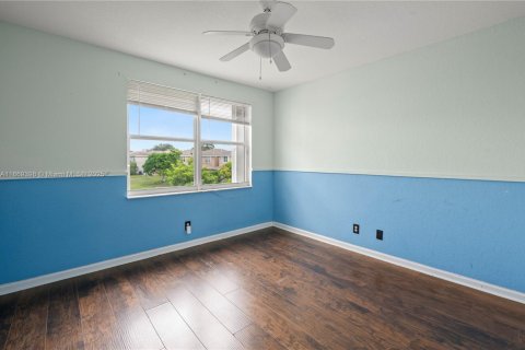 House in Lauderhill, Florida 4 bedrooms, 166.3 sq.m. № 1896906 - photo 19