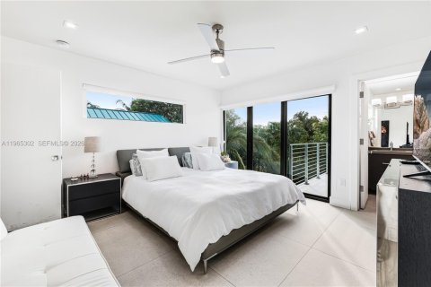 Снять в аренду таунхаус в Ки-Бискейн, Флорида 4 спальни, 188.59м2, № 2027293 - фото 9