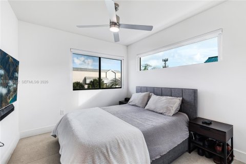 Снять в аренду таунхаус в Ки-Бискейн, Флорида 4 спальни, 188.59м2, № 2027293 - фото 14