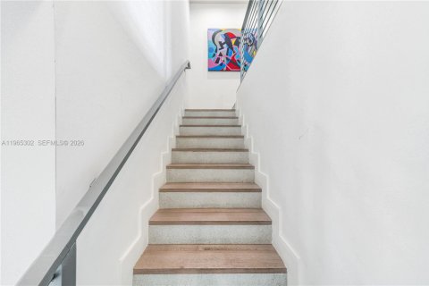 Снять в аренду таунхаус в Ки-Бискейн, Флорида 4 спальни, 188.59м2, № 2027293 - фото 6