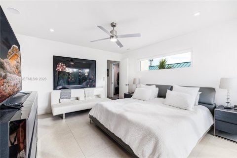 Снять в аренду таунхаус в Ки-Бискейн, Флорида 4 спальни, 188.59м2, № 2027293 - фото 8