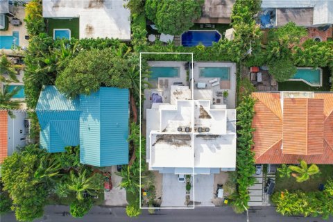 Снять в аренду таунхаус в Ки-Бискейн, Флорида 4 спальни, 188.59м2, № 2027293 - фото 25