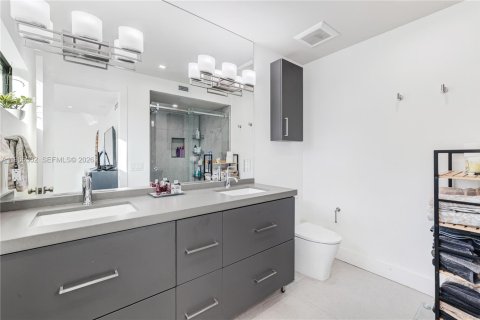 Снять в аренду таунхаус в Ки-Бискейн, Флорида 4 спальни, 188.59м2, № 2027293 - фото 11