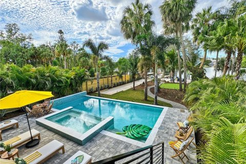 Купить виллу или дом в Тампа, Флорида 9 комнат, 325.16м2, № 2149079 - фото 2
