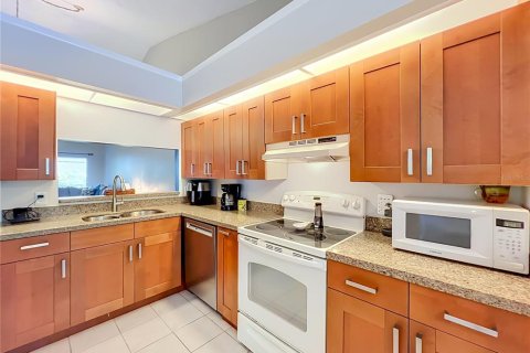 Condominio en venta en Altamonte Springs, Florida, 2 dormitorios, 104.7 m2 № 2231849 - foto 16