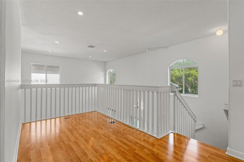 Casa en venta en Miami, Florida, 5 dormitorios, 215.44 m2 № 2383237 - foto 21