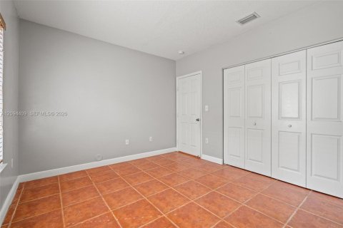 Casa en venta en Miami, Florida, 5 dormitorios, 215.44 m2 № 2383237 - foto 17
