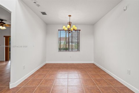 Casa en venta en Miami, Florida, 5 dormitorios, 215.44 m2 № 2383237 - foto 6