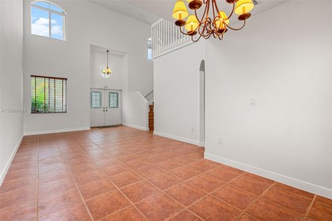 Casa en venta en Miami, Florida, 5 dormitorios, 215.44 m2 № 2383237 - foto 7