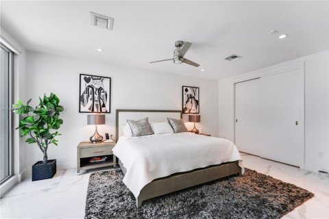 Adosado en venta en Lauderdale-by-the-Sea, Florida, 4 dormitorios, 280.94 m2 № 2013983 - foto 27