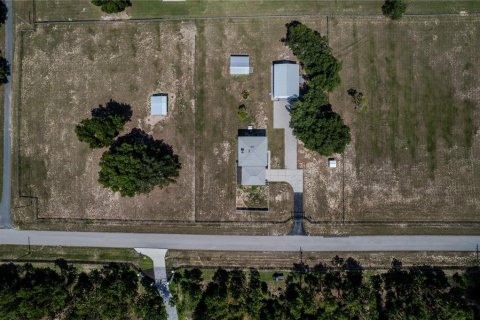 Villa ou maison à vendre à Clermont, Floride: 2 chambres, 167.22 m2 № 2216303 - photo 3