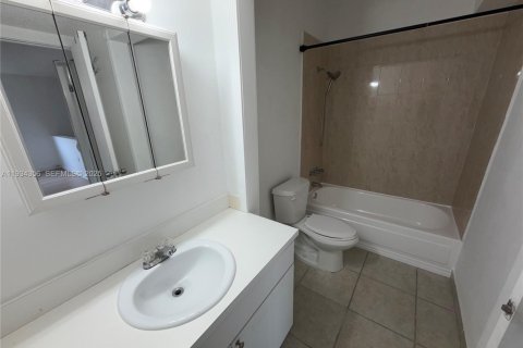 Снять в аренду кондоминиум в Майами, Флорида 1 спальня, 71.07м2, № 1992689 - фото 10