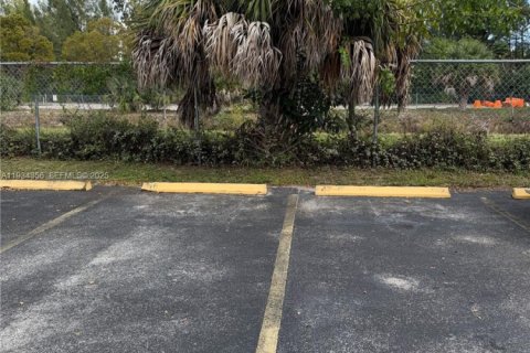 Снять в аренду кондоминиум в Майами, Флорида 1 спальня, 71.07м2, № 1992689 - фото 15