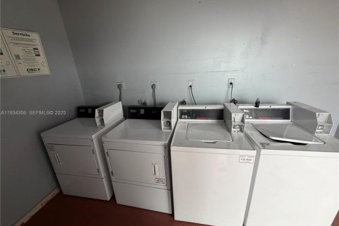 Снять в аренду кондоминиум в Майами, Флорида 1 спальня, 71.07м2, № 1992689 - фото 16