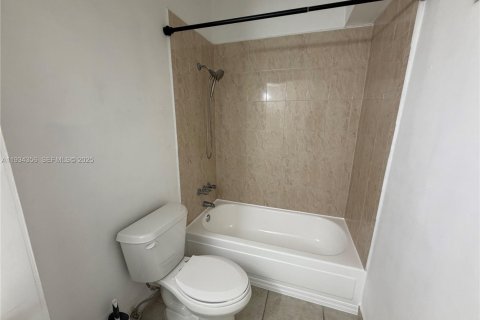 Снять в аренду кондоминиум в Майами, Флорида 1 спальня, 71.07м2, № 1992689 - фото 11