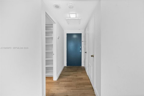 Copropriété à louer à Miami, Floride: 62.24 m2 № 2002150 - photo 7