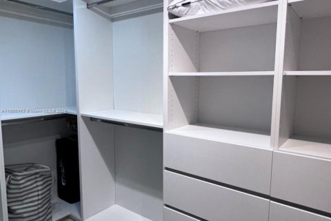 Condominio en alquiler en Miami Beach, Florida, 2 dormitorios, 126.35 m2 № 2060129 - foto 26