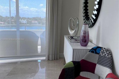 Condominio en alquiler en Miami Beach, Florida, 2 dormitorios, 126.35 m2 № 2060129 - foto 17