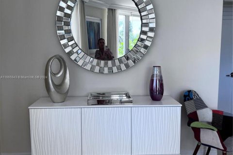 Condominio en alquiler en Miami Beach, Florida, 2 dormitorios, 126.35 m2 № 2060129 - foto 16