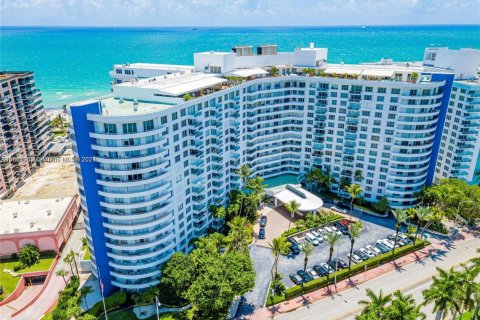 Condominio en alquiler en Miami Beach, Florida, 2 dormitorios, 126.35 m2 № 2060129 - foto 4