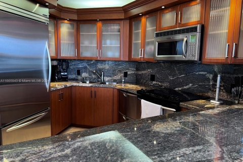 Condominio en alquiler en Miami Beach, Florida, 2 dormitorios, 126.35 m2 № 2060129 - foto 20