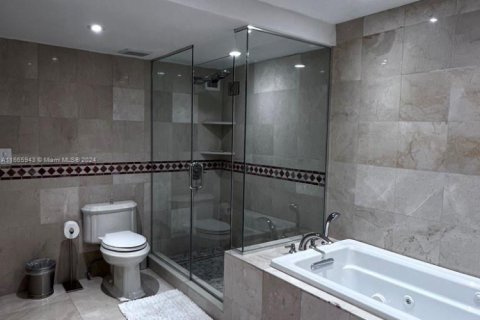 Condominio en alquiler en Miami Beach, Florida, 2 dormitorios, 126.35 m2 № 2060129 - foto 24