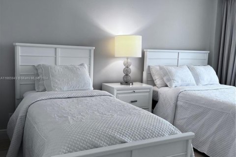 Condominio en alquiler en Miami Beach, Florida, 2 dormitorios, 126.35 m2 № 2060129 - foto 29