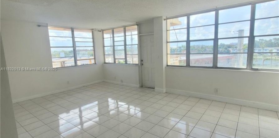 Condo à North Miami Beach, Floride, 2 chambres № 1809866
