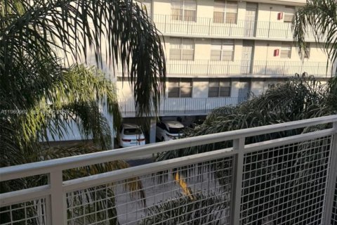 Copropriété à louer à Miami, Floride: 1 chambre, 42.74 m2 № 2030772 - photo 10