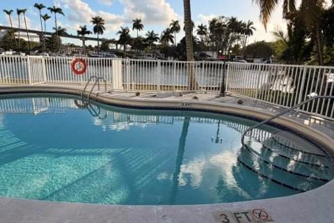 Copropriété à louer à Miami, Floride: 1 chambre, 42.74 m2 № 2030772 - photo 13