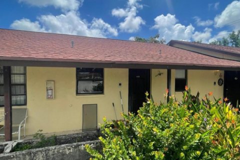 Casa en alquiler en West Palm Beach, Florida, 1 dormitorio, 60.94 m2 № 1210366 - foto 1