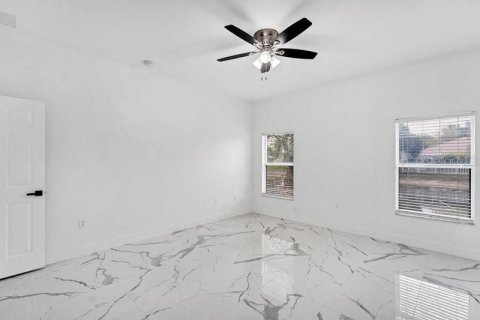 House in Gibsonton, Florida 3 bedrooms, 170.94 sq.m. № 1869745 - photo 25